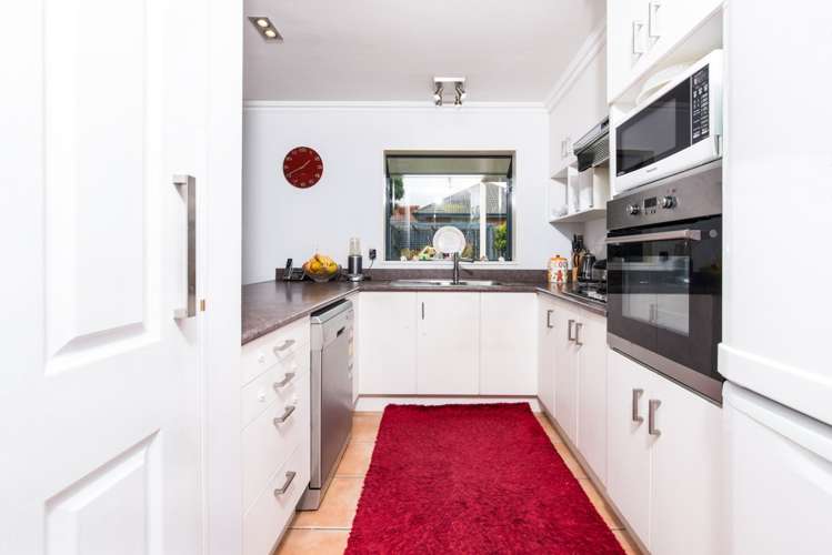 4 Walter Little Way Flat Bush_11