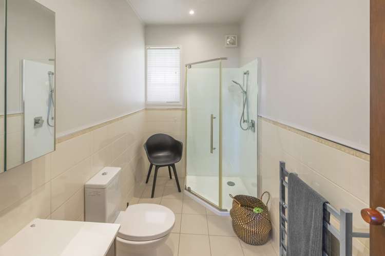 7 Epping Grove Karori_14