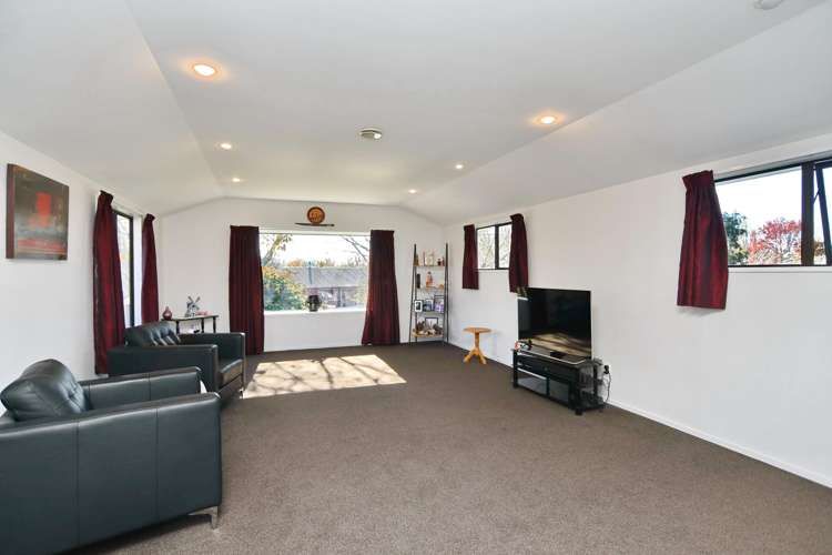 63 Trafford Street Harewood_19