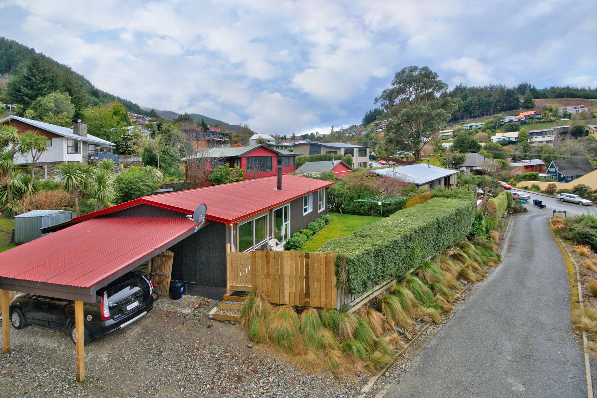 17c Arawata Terrace Fernhill/Sunshine Bay_0