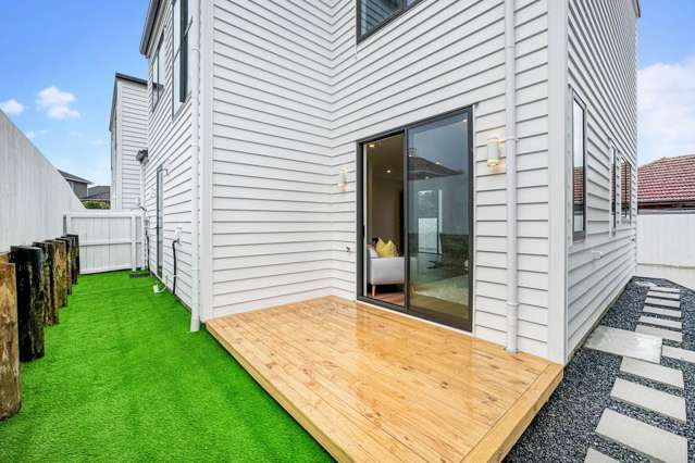 19B Essex Street Te Atatu South_2