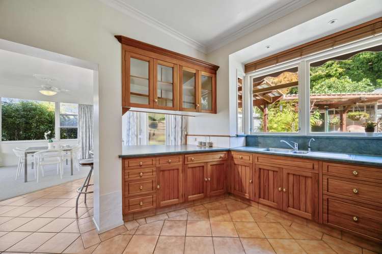 24 Russell Crescent Western Heights_8