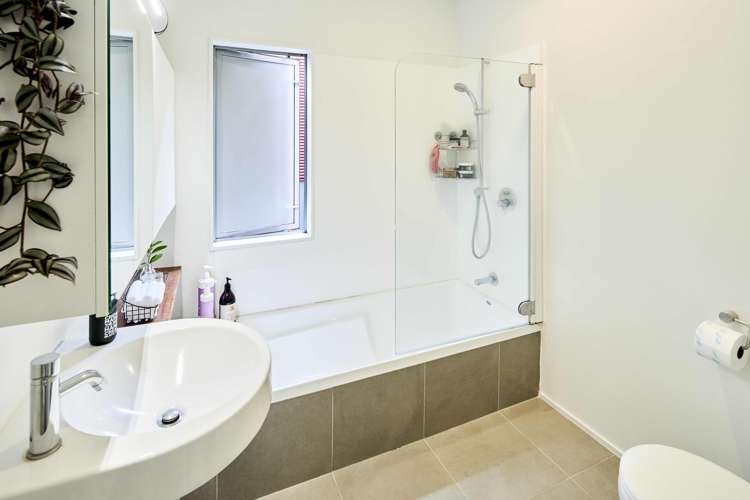 14/2 Onslow Road Khandallah_11