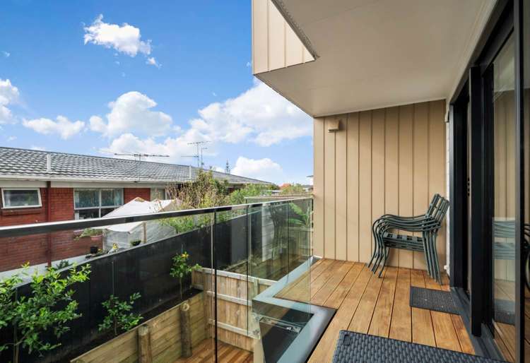 2/66 Bruce Road Glenfield_6