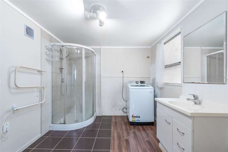 4/89a Royal Road Massey_15