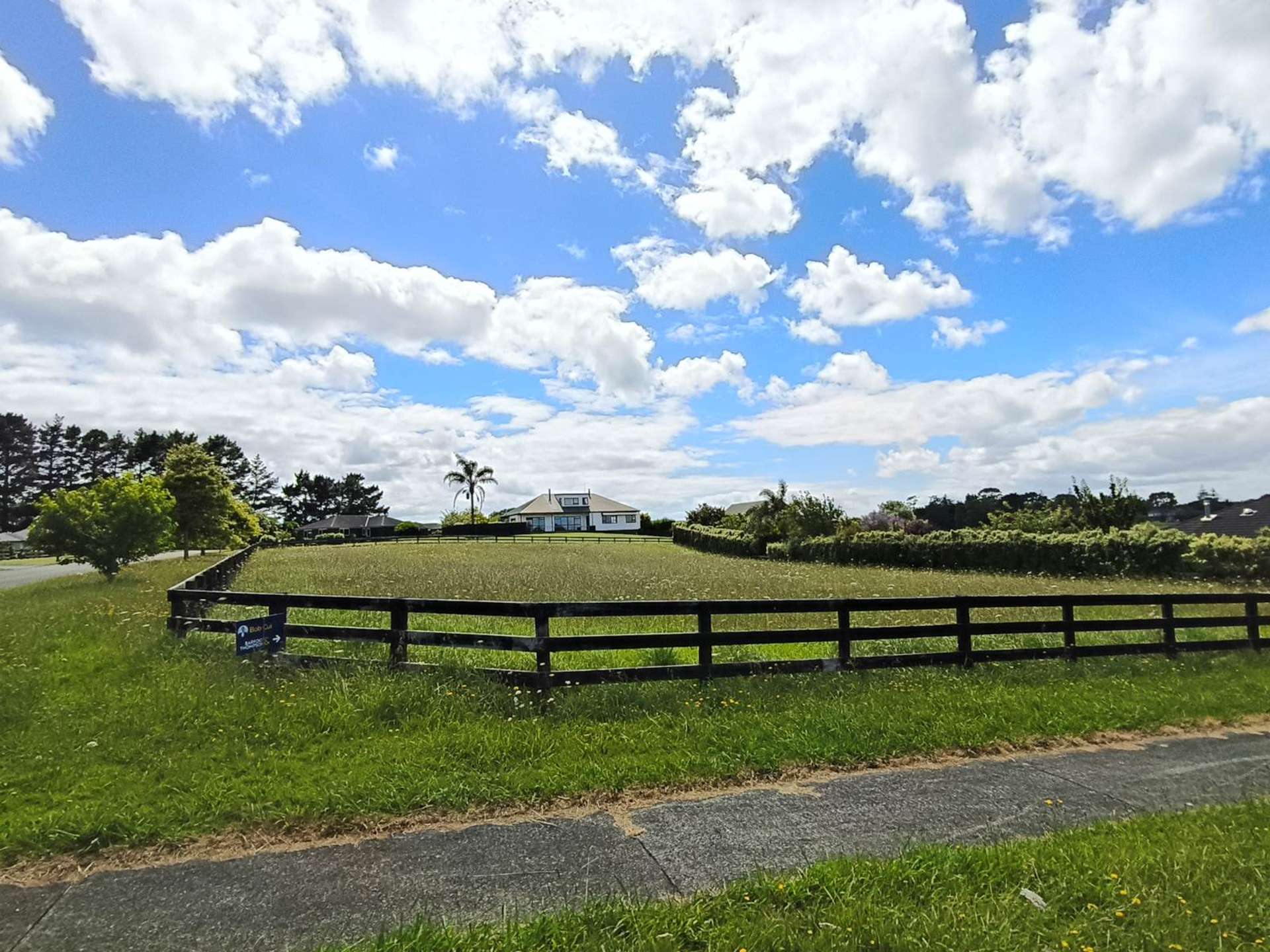 129 McRobbie Road Kingseat_0