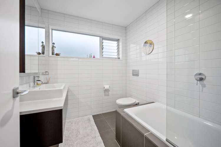 2/2A Earnoch Avenue Takapuna_24