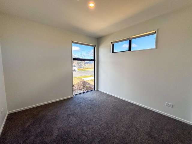 25 Estival Drive 11103_4