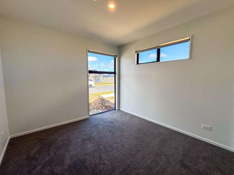 25 Estival Drive 11103_4