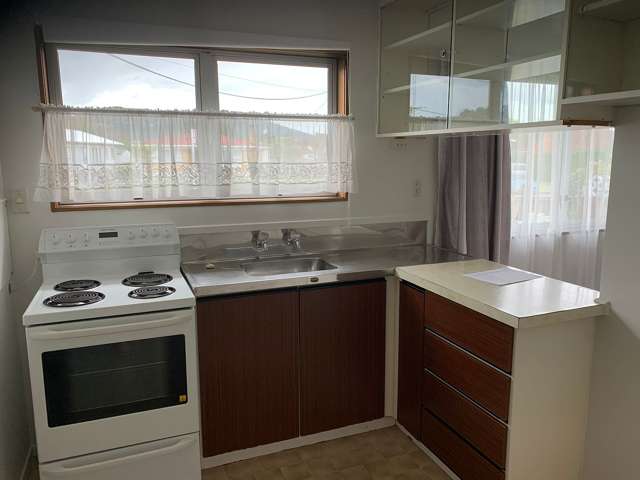 1 Station Road Te Kamo_2