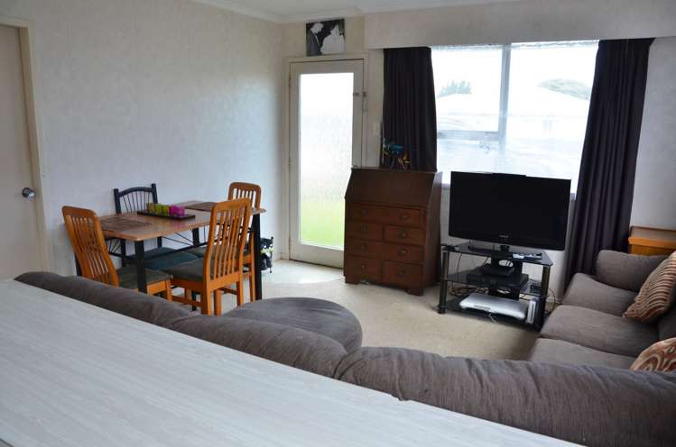 2/124 Ngamotu Road Spotswood_6