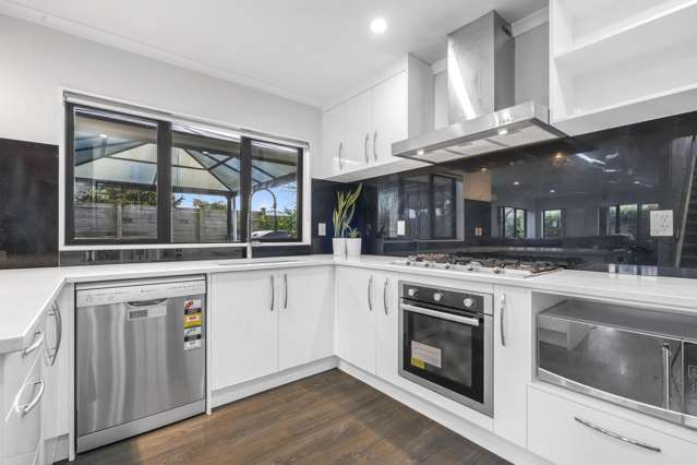 8a Ron Keat Drive Papakura_1