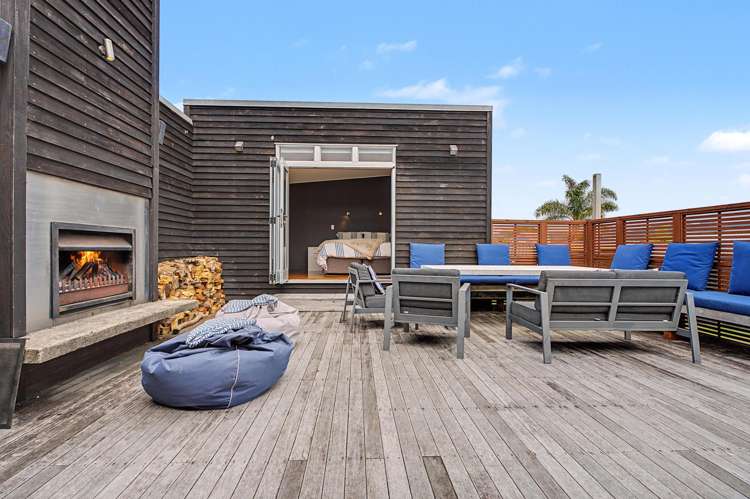 3 Ajax Head Pauanui_16