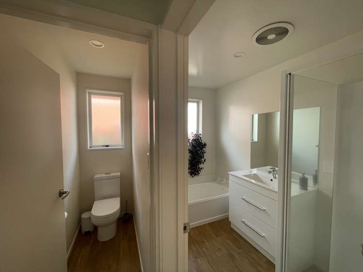 7/11 Grove Road Addington_9