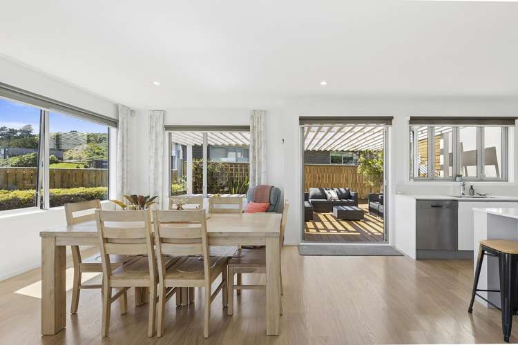 1 Manapouri Lane Aotea_13