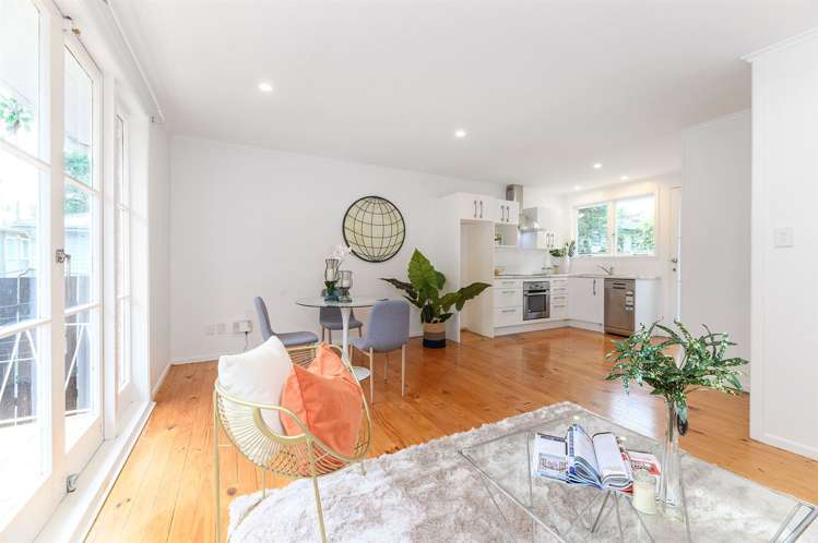2/4 Leonard Road Mount Wellington_9