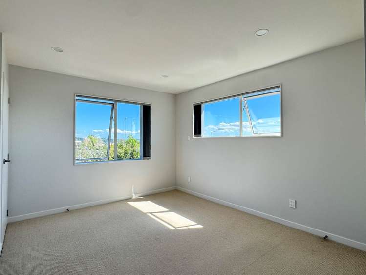 8 Lords Way Millwater_11