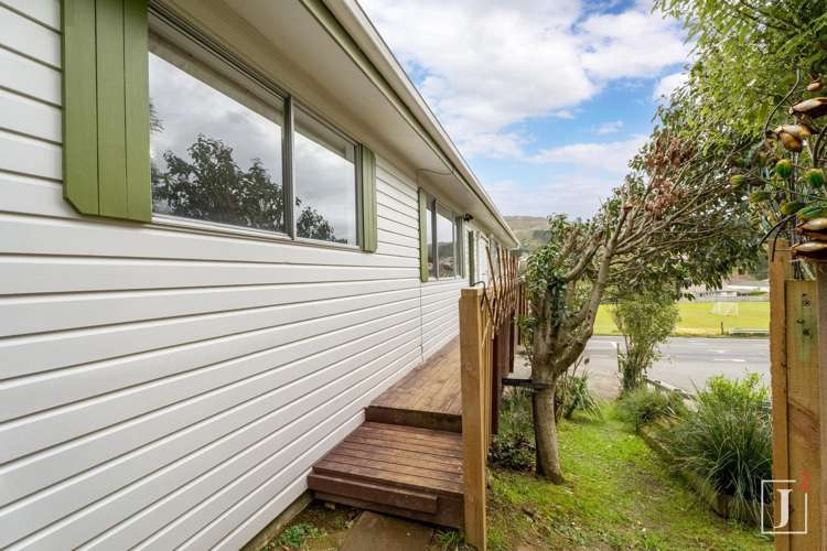 1/377 Main Road Tawa_13