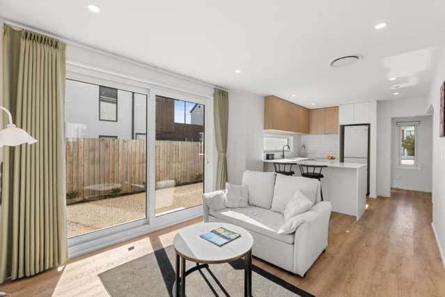 2/61 Waltham Road Sydenham_1