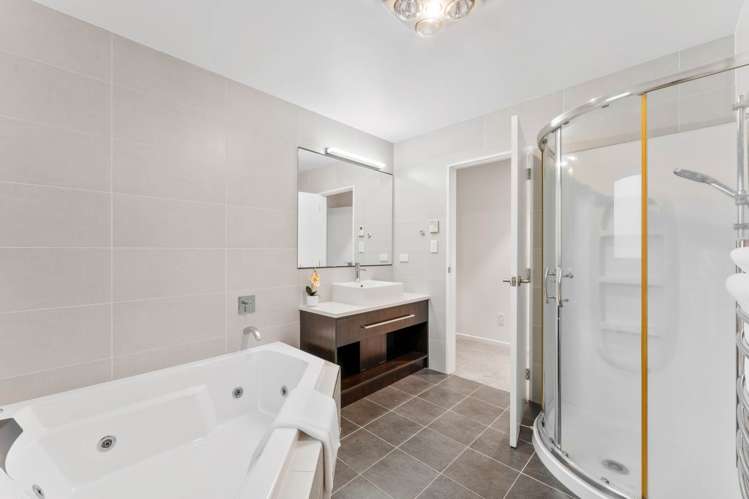 8 Springvale Drive Albany_18