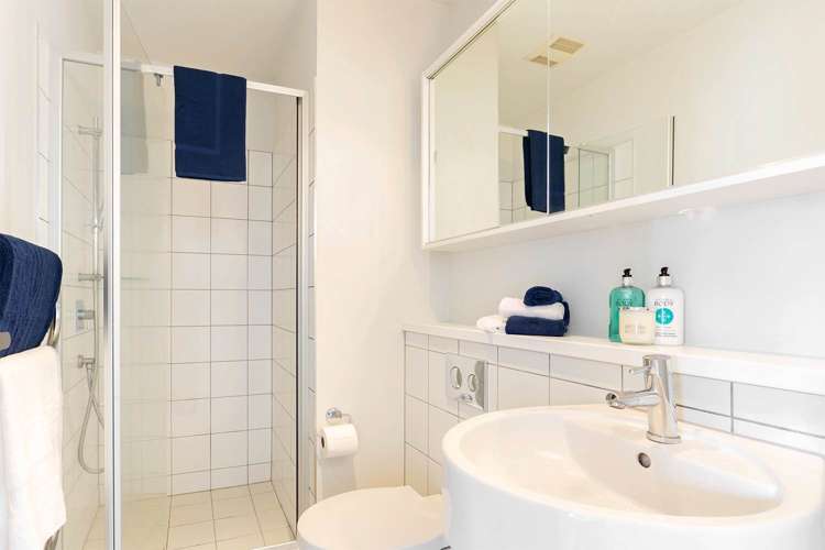 18D/16 Gore Street City Centre_5