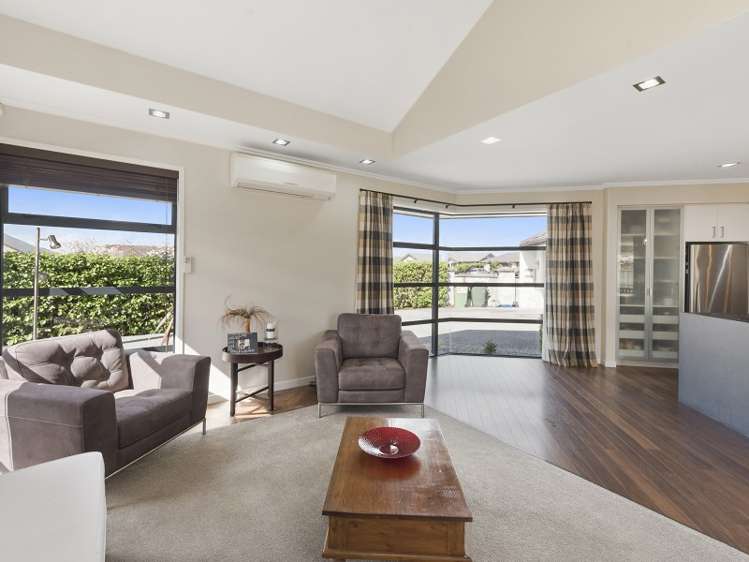 1 Somerton Drive Huntington_13