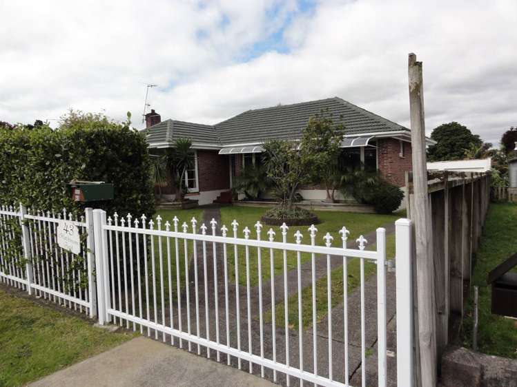 43 Hutchinsons Road Bucklands Beach_1