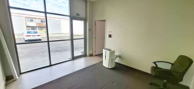 Unit B/20 Manga Road Silverdale_4