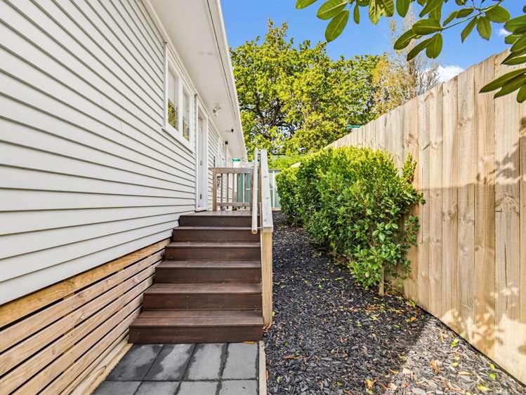 48 Stottholm road Titirangi_15