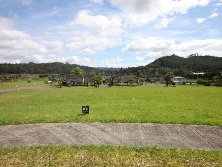 13 Sanctuary Cove Pauanui_5