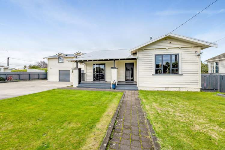 16 Dixon Avenue_0