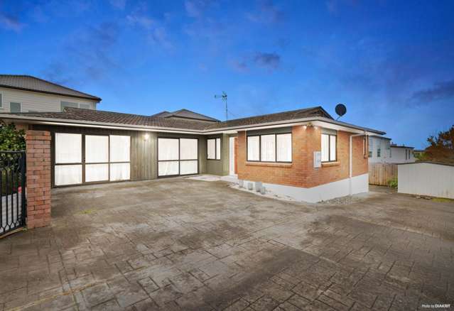 14 Sea Spray Road, Bucklands Beach, Auckland