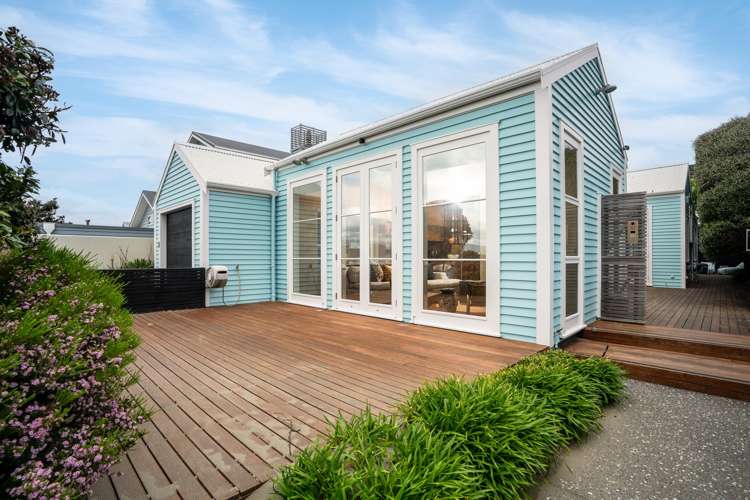 69 Marine Parade Seatoun_16