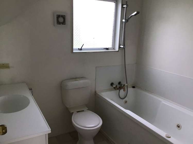 1A Ferryhill Road Epsom_9