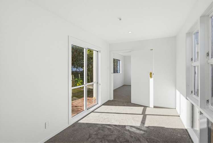 1 Matuhi Street Waikanae_13
