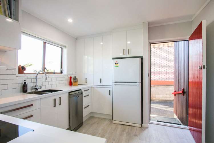 2/40 Spring Street Onehunga_13