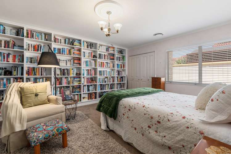 2 Florida Key Papamoa_14