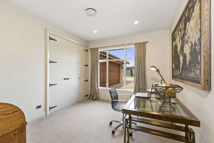 3 Old Windsor Lane Bottle Lake_14