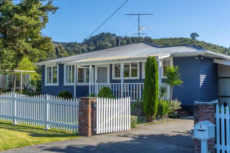 1 Woodward Street Featherston_0