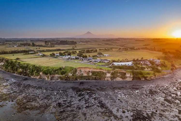 129 Turangi Road, Lower Onaero_16