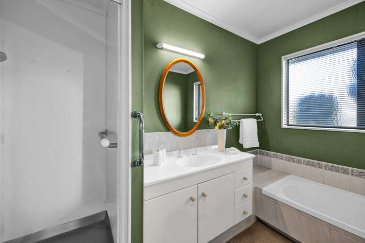 1/2 Waiwera Place Merrilands_7