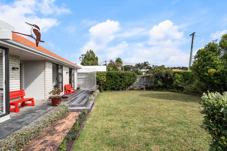 53 Beach Road Mellons Bay_22