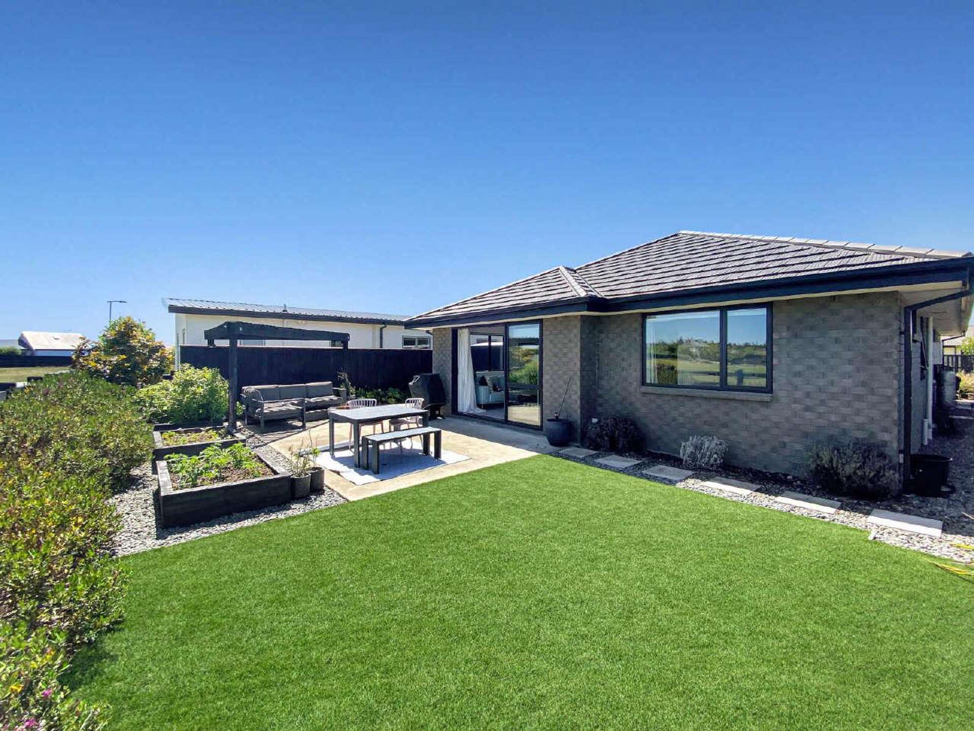 66 Sunline Avenue Lincoln_0