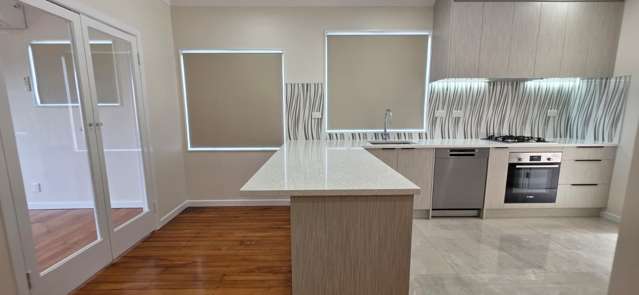 Modern 4BR | 2 Bath | MRGS | $350k Reno | Parking