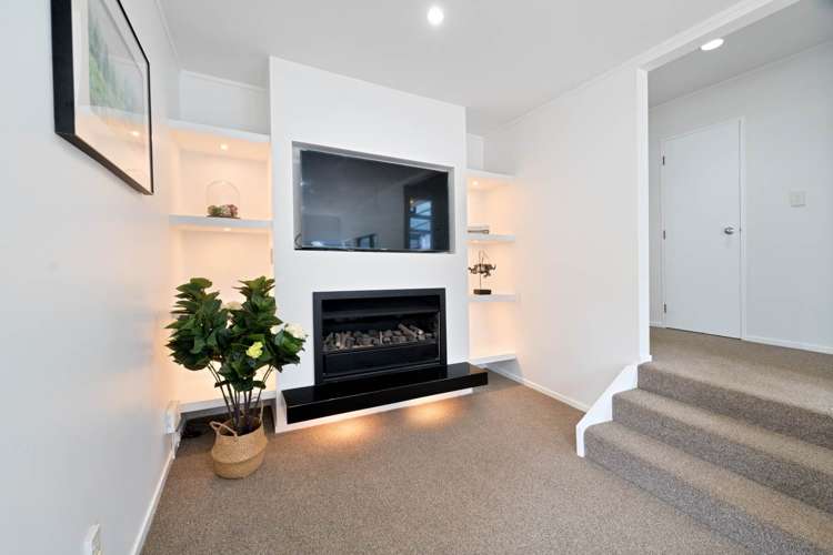 2/57 Moore Street Hillcrest_5