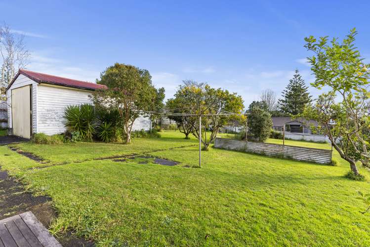 4208 Great North Road Glendene_21