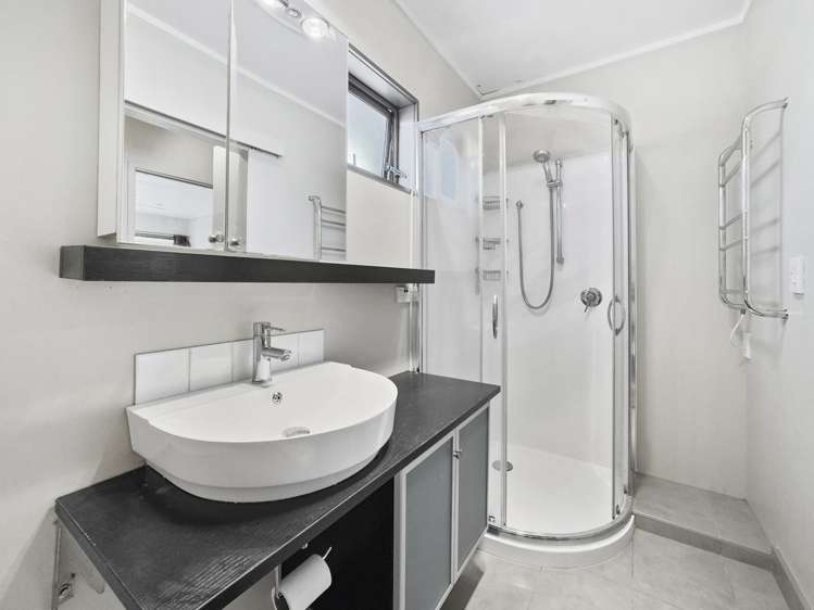 6 Davita Place Farm Cove_12