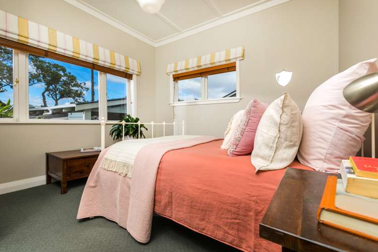 12 Ascot Avenue Narrow Neck_13