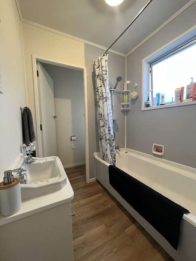 1/15 Hutcheson St 10811_3
