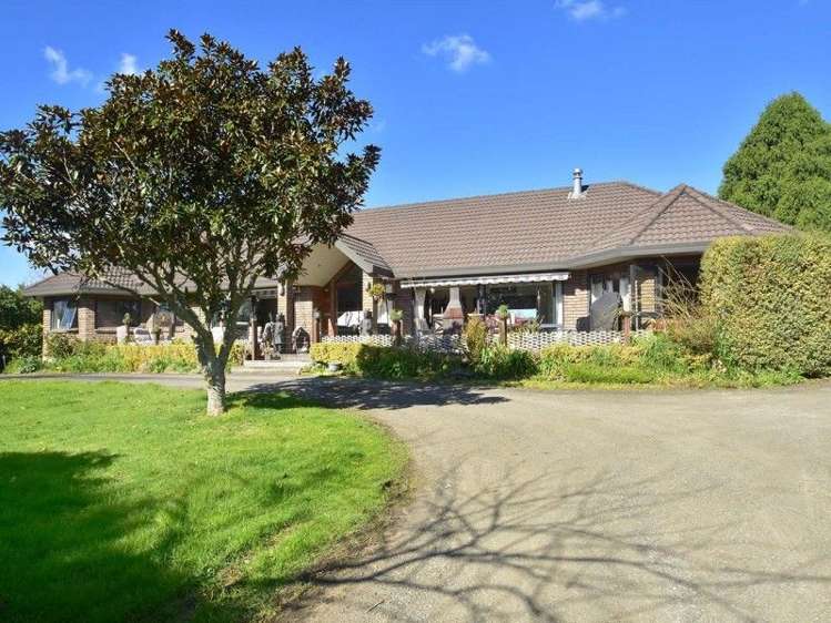 211 Pine Valley Road Dairy Flat_0